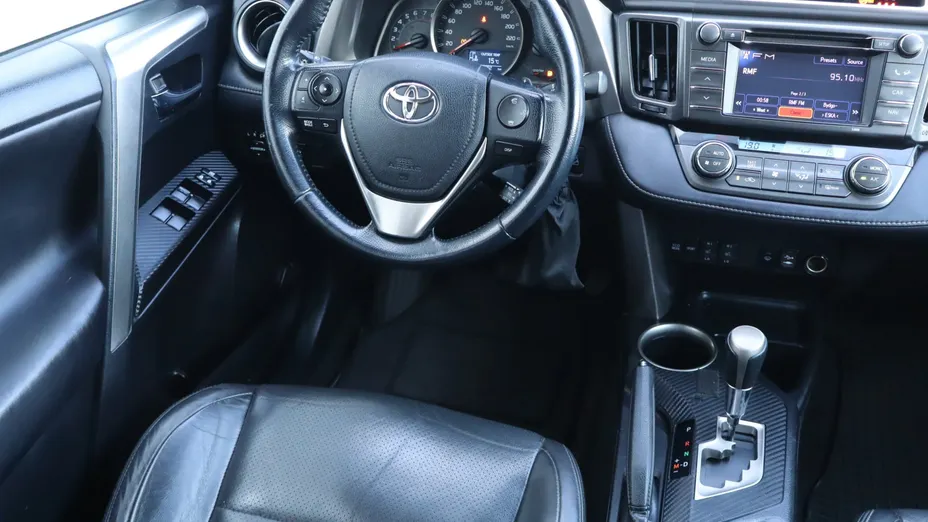 Toyota RAV4 -