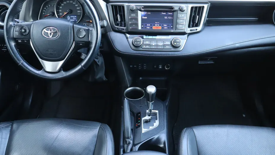 Toyota RAV4 -