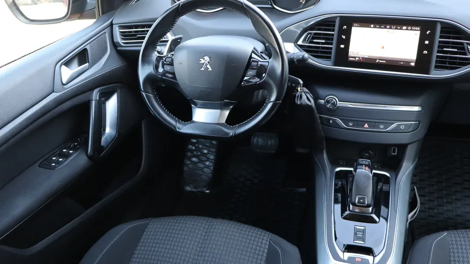 Peugeot 308 -