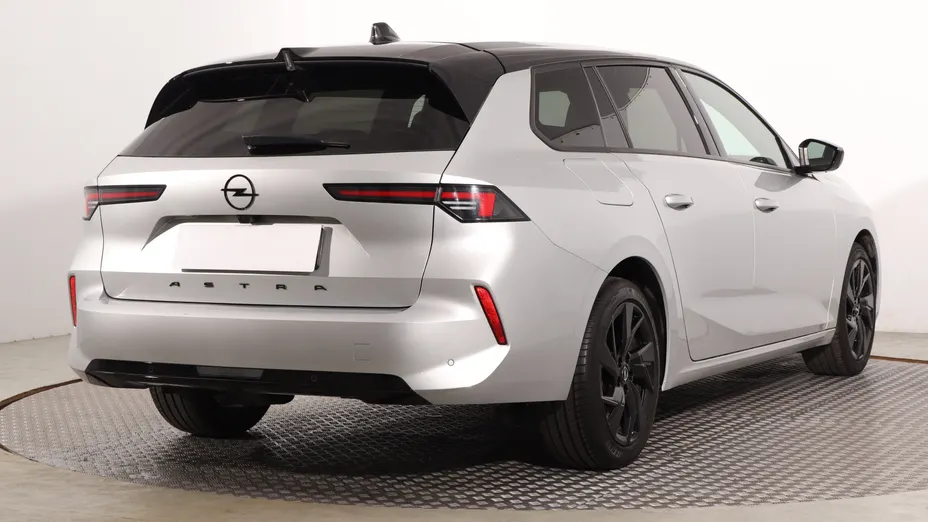 Opel Astra -
