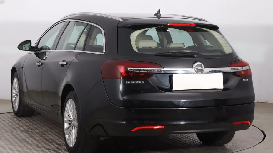 Opel Insignia -