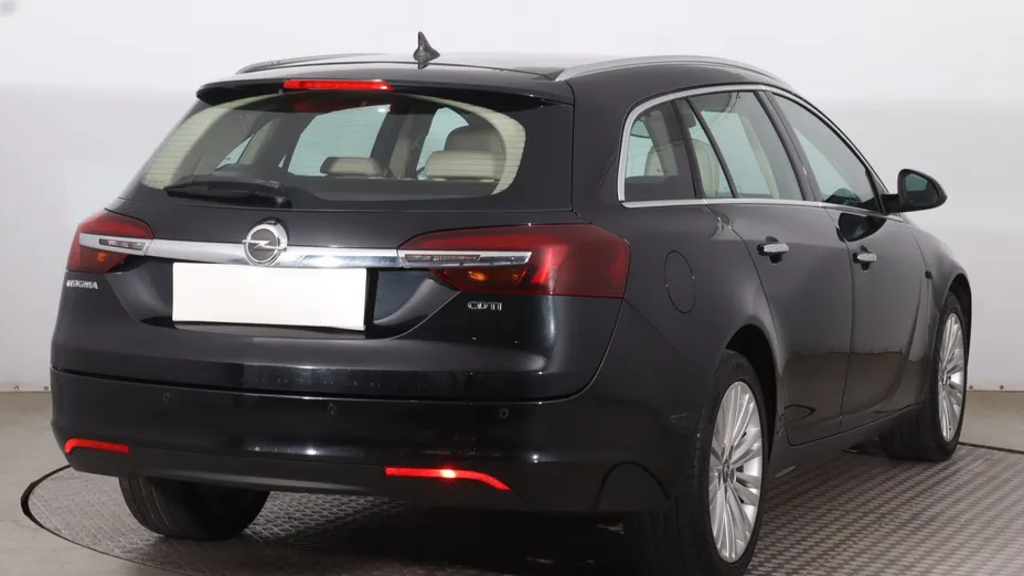 Opel Insignia -