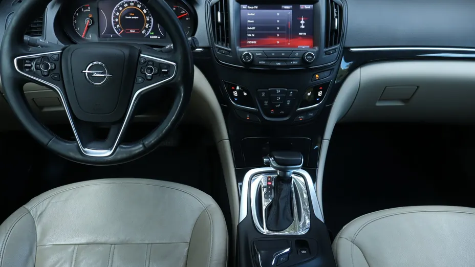 Opel Insignia -