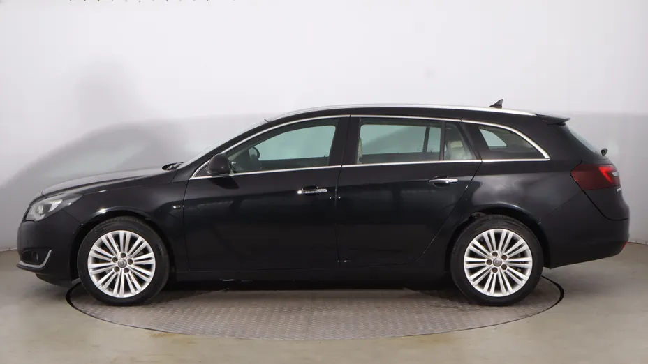 Opel Insignia -