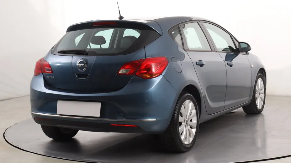 Opel Astra -
