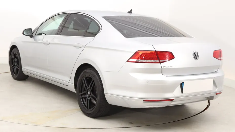 VW Passat -