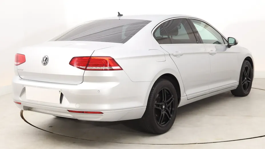VW Passat -