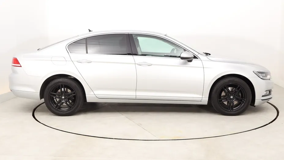 VW Passat -
