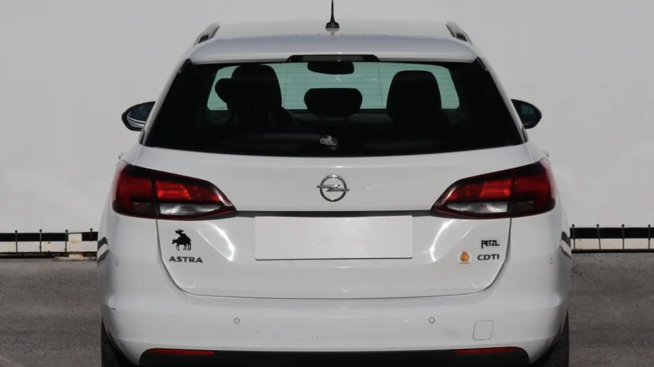 Opel Astra -