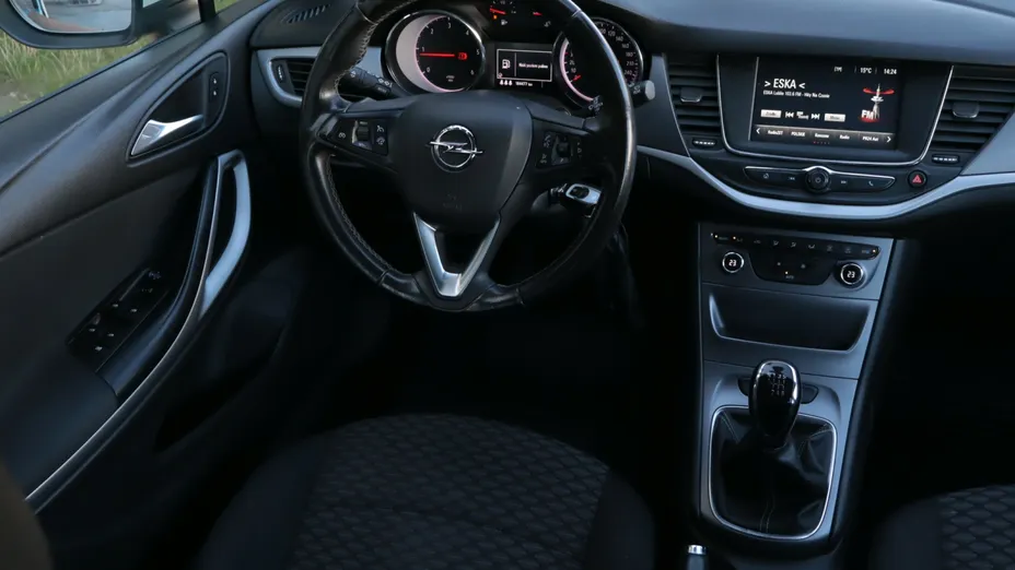Opel Astra -