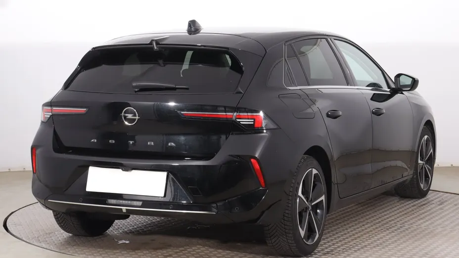 Opel Astra -