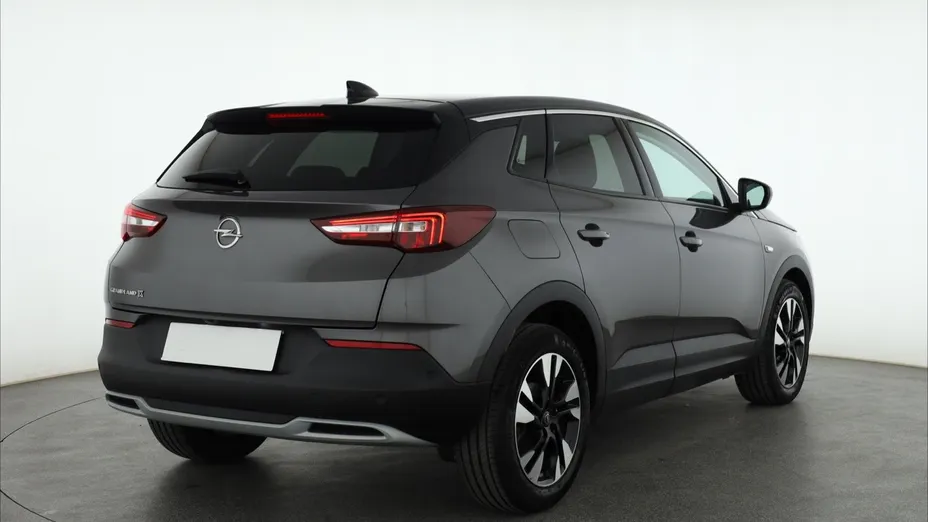 Opel Grandland -