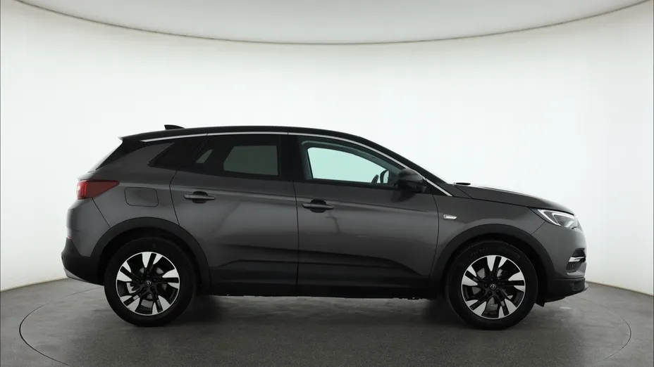 Opel Grandland -