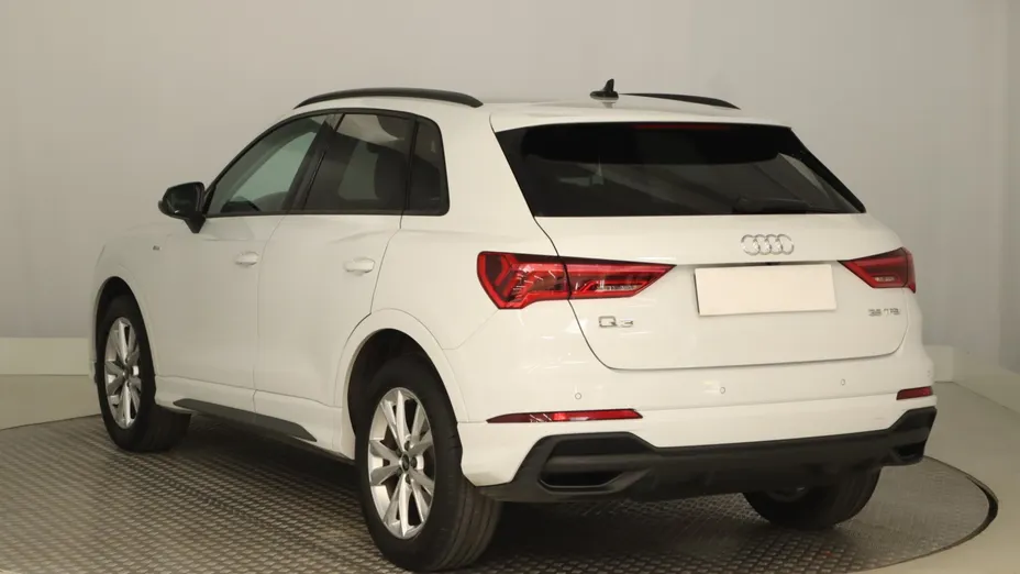Audi Q3 -