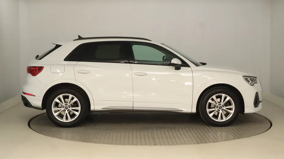 Audi Q3 -