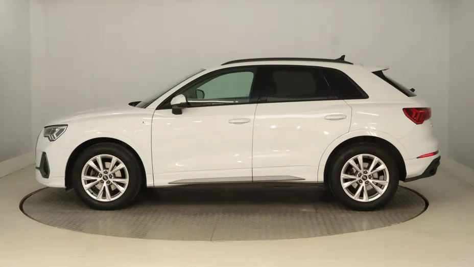 Audi Q3 -