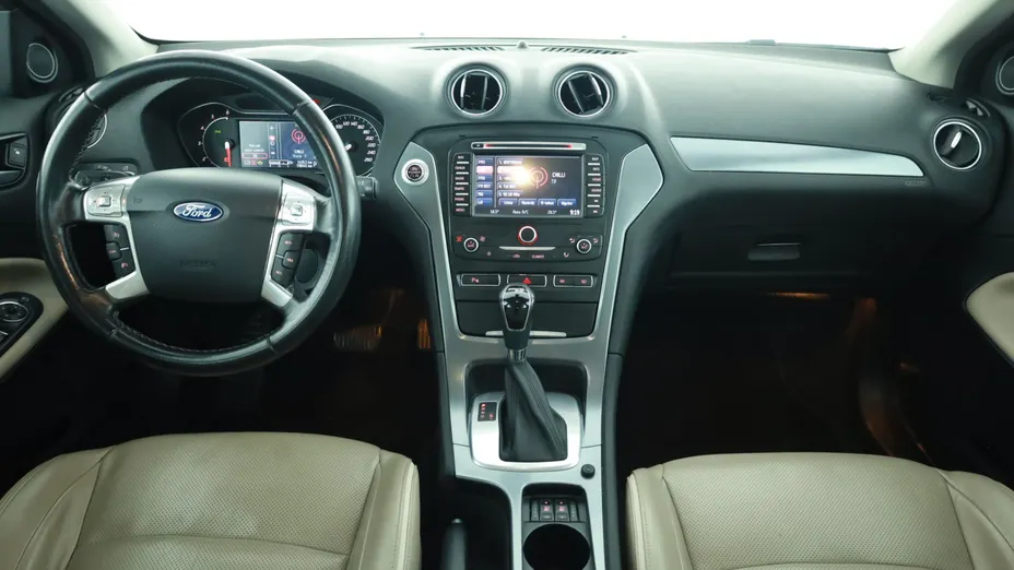 Ford Mondeo -