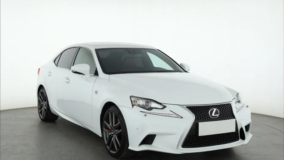 Lexus IS -