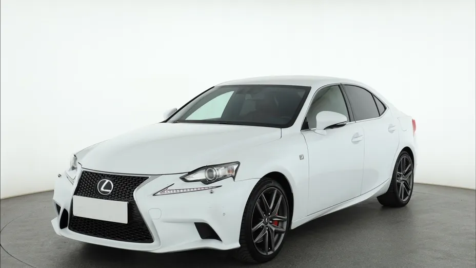 Lexus IS -