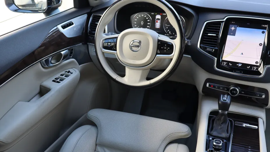Volvo XC90 -