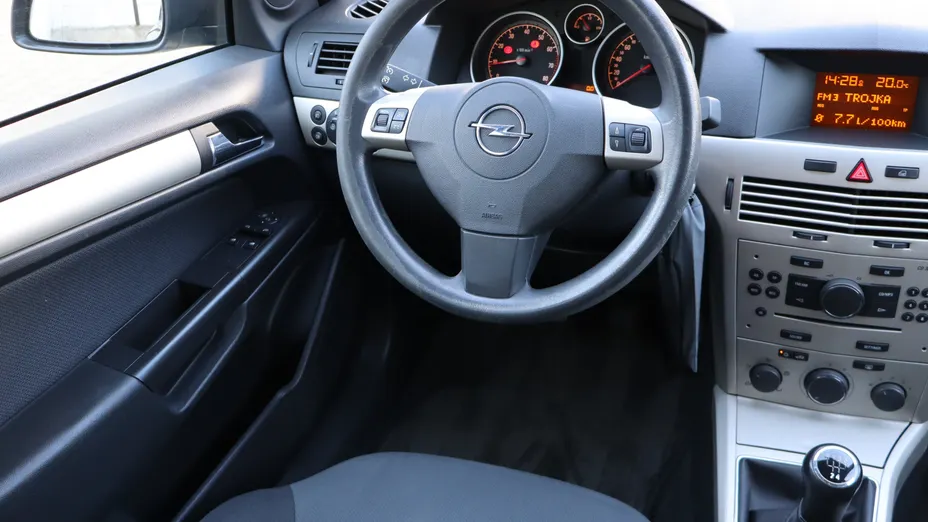 Opel Astra -