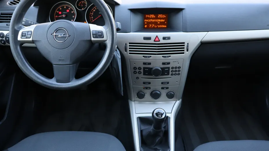 Opel Astra -