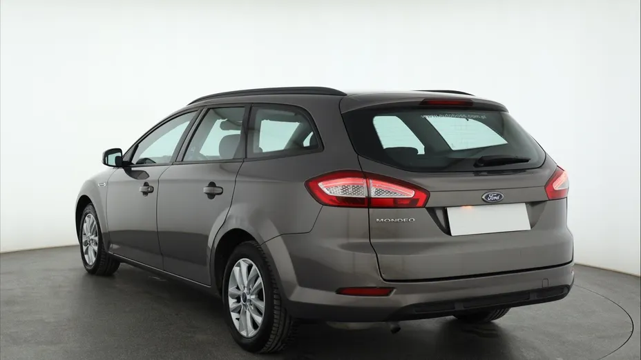 Ford Mondeo -