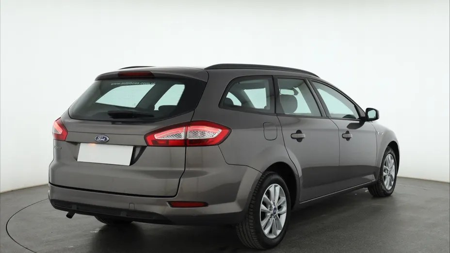 Ford Mondeo -