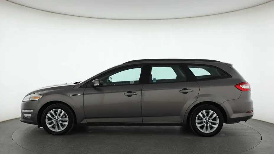 Ford Mondeo -