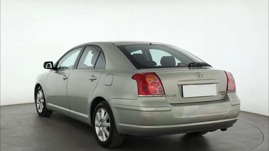 Toyota Avensis -
