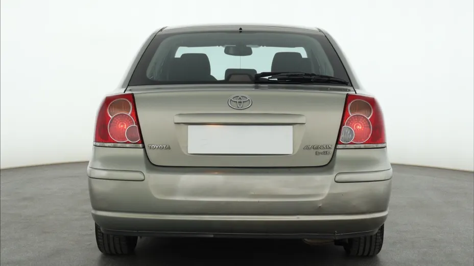 Toyota Avensis -