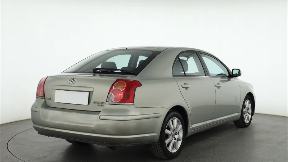 Toyota Avensis -