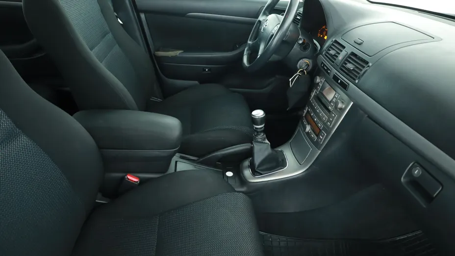 Toyota Avensis -