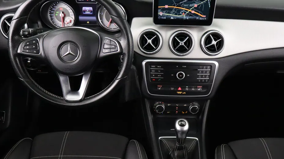 Mercedes CLA -