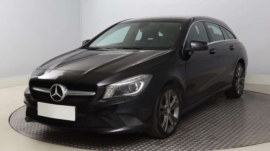 Mercedes CLA -