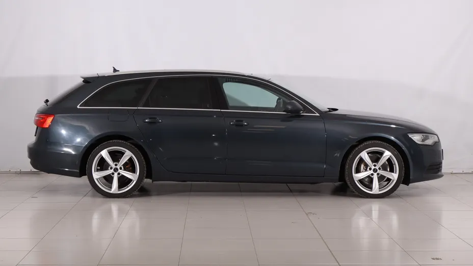 Audi A6 -