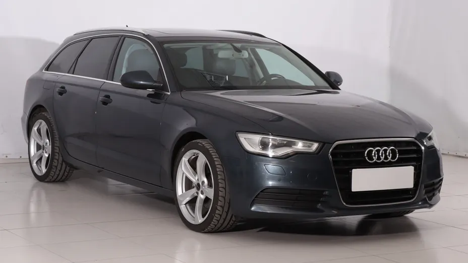 Audi A6 -