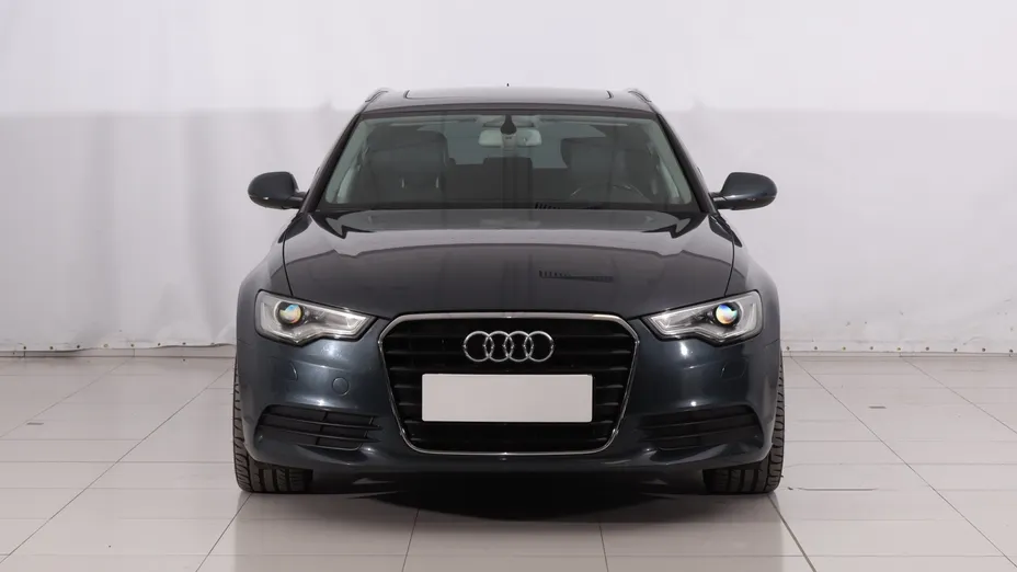 Audi A6 -