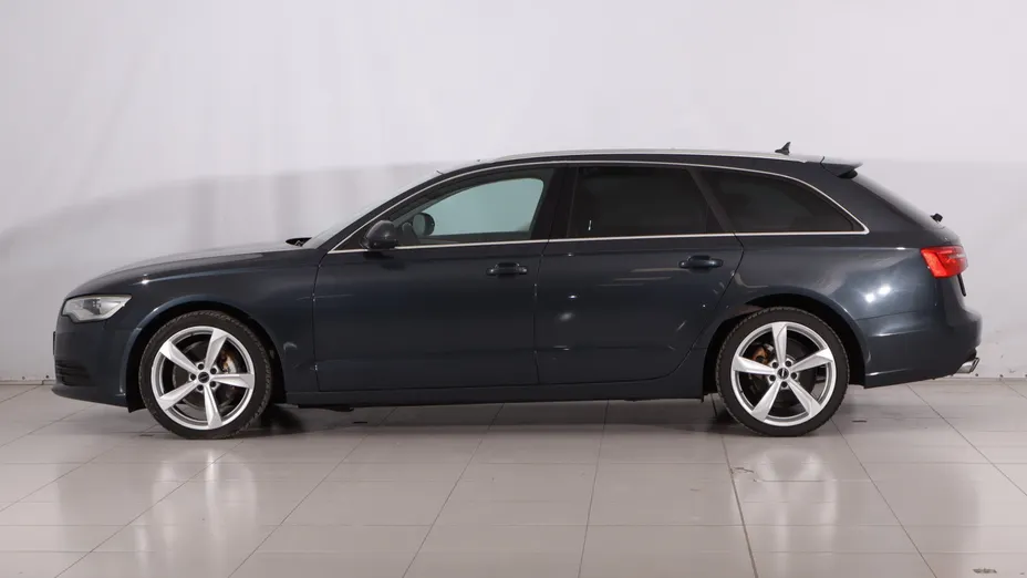 Audi A6 -