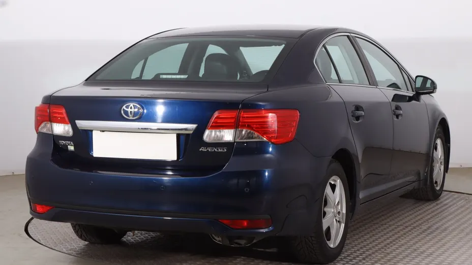 Toyota Avensis -