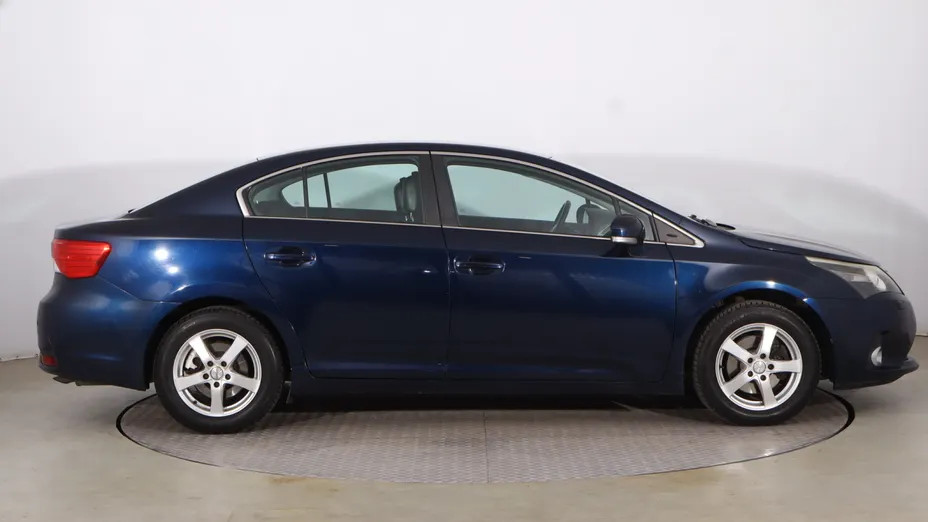Toyota Avensis -