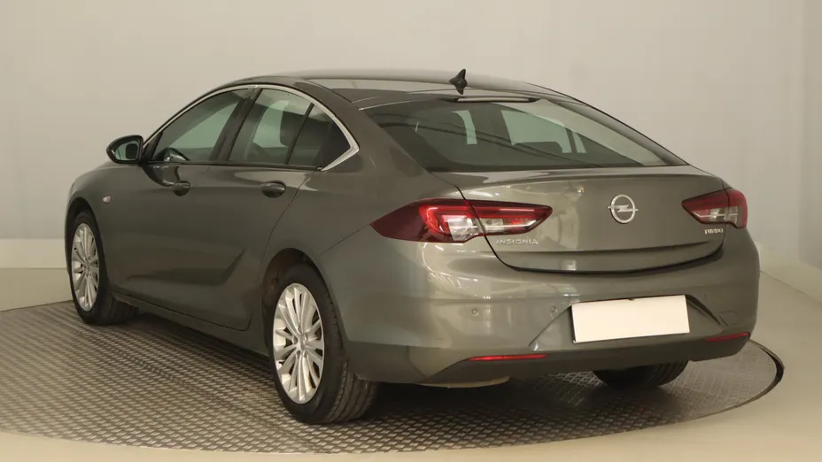 Opel Insignia -