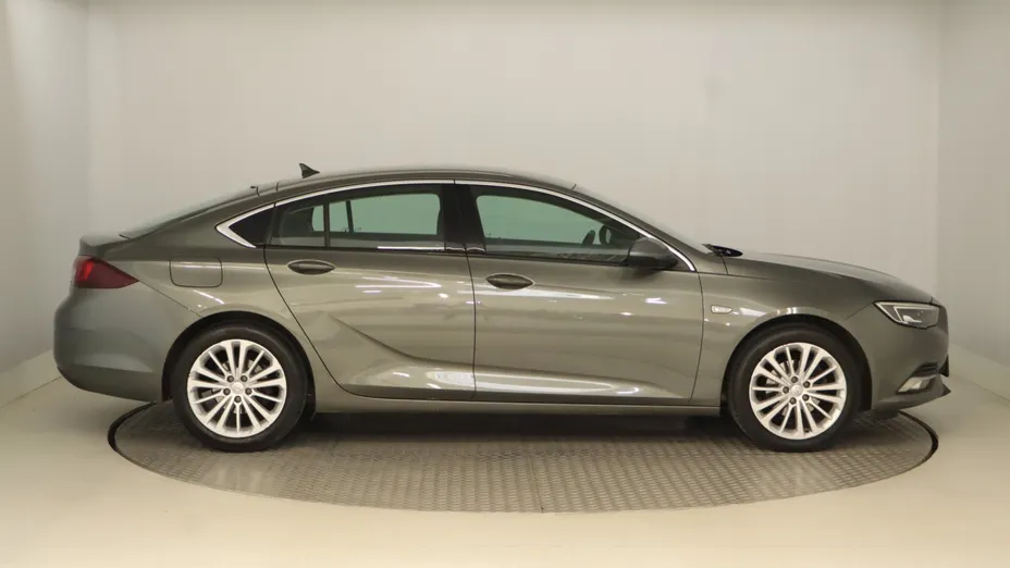 Opel Insignia -
