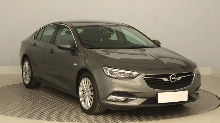 Opel Insignia -