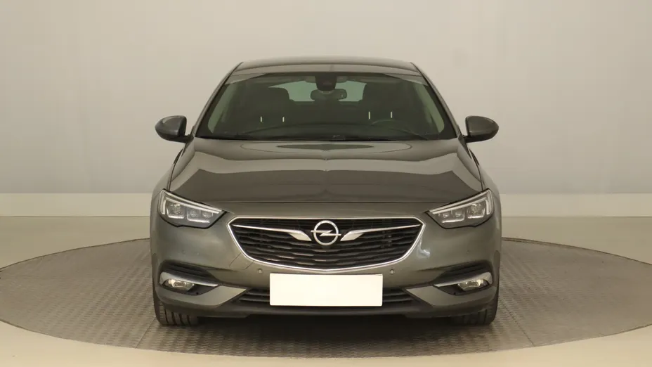 Opel Insignia -