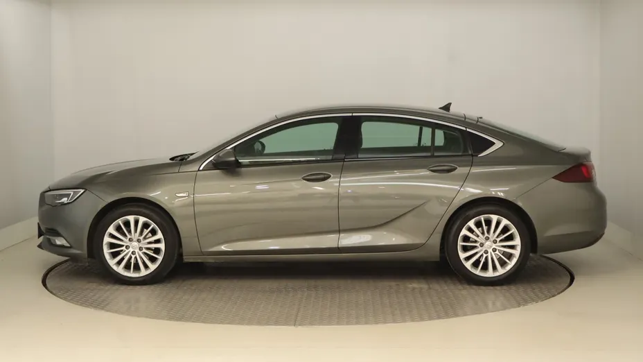 Opel Insignia -