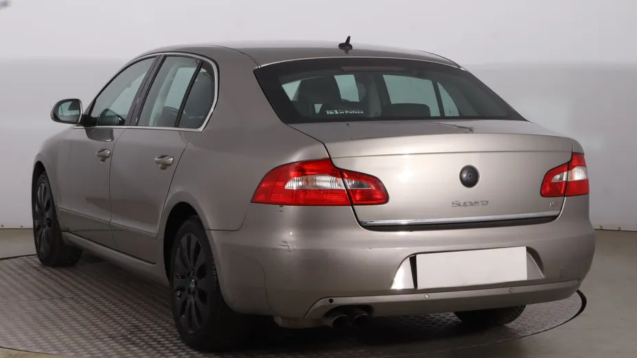 Skoda Superb -
