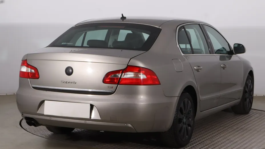 Skoda Superb -