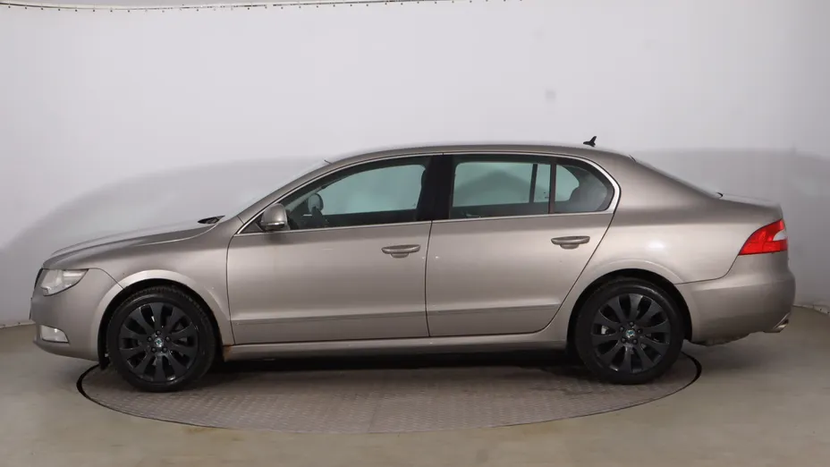 Skoda Superb -