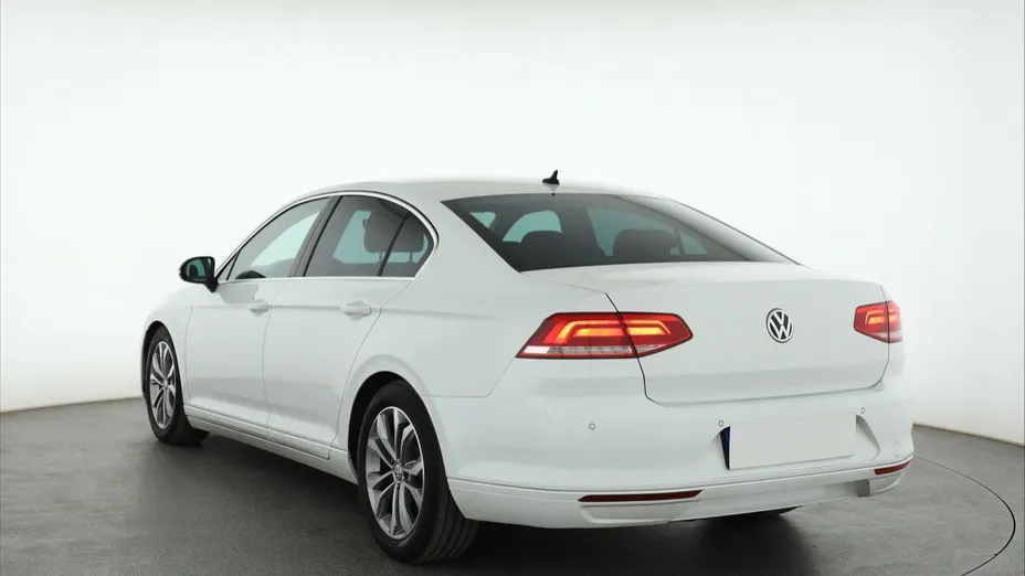 VW Passat -